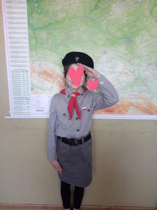 Mundur harcerski 146 koszula i spódnica +dodatkowe niezbędne aksesoria