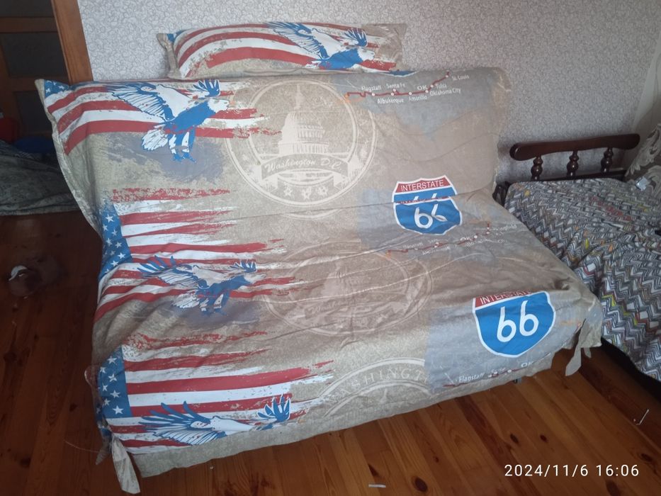 Диван- розкладушка Б/У