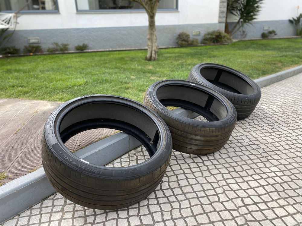 Pneus Pirelli 235 35 R20 Tesla