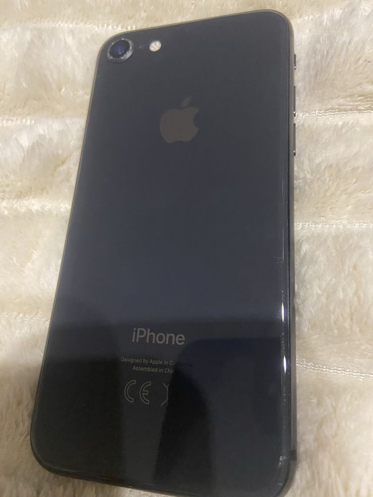 Iphone 8 бу  отличное состояния