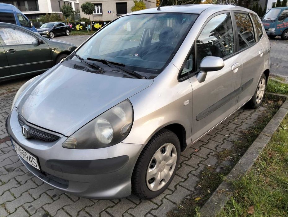 Honda jazz II 2005 uszkodzona szyba tylnia