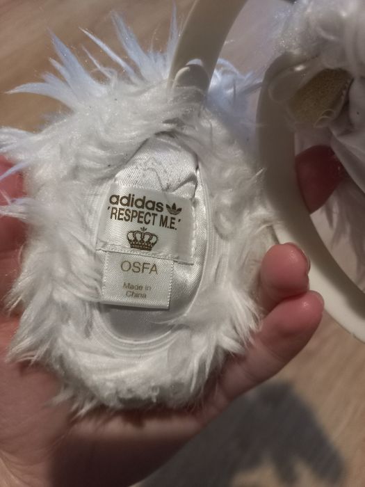 Nauszniki Adidas biale składane