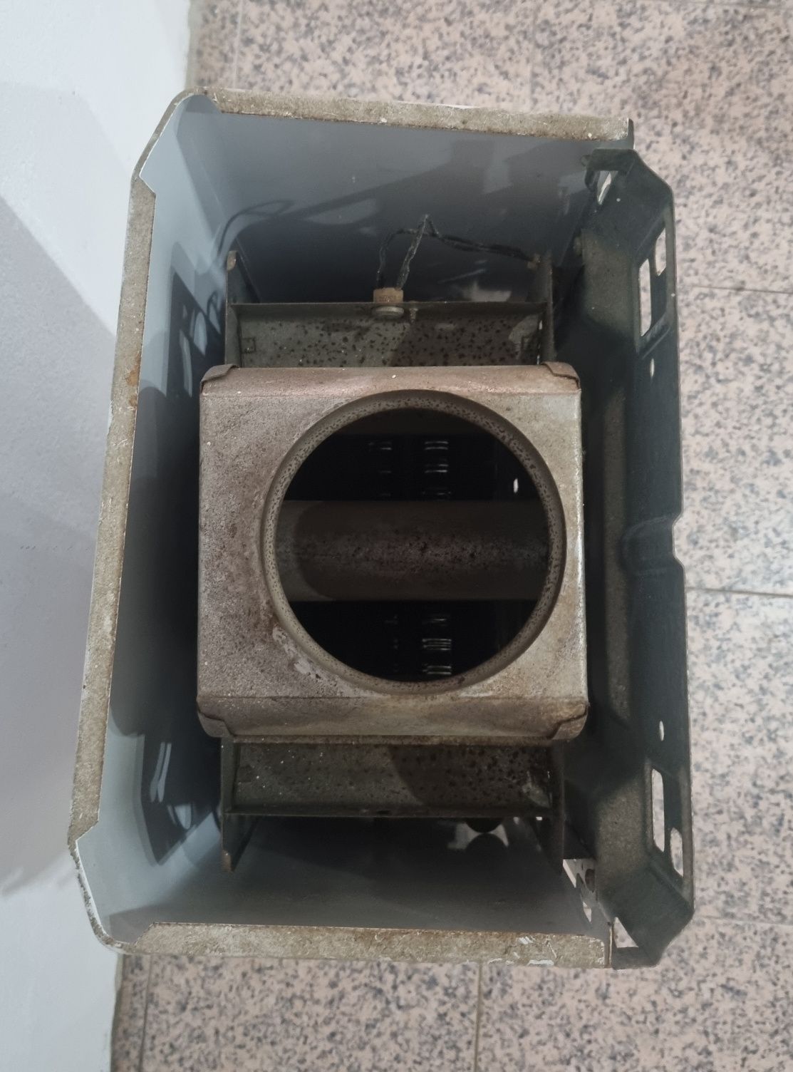 Esquentador Vaillant para peças  precisa talvez de uma limpeza