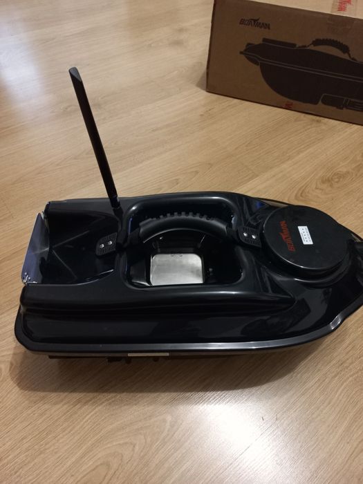 Łódka  zanentowa z echosondą