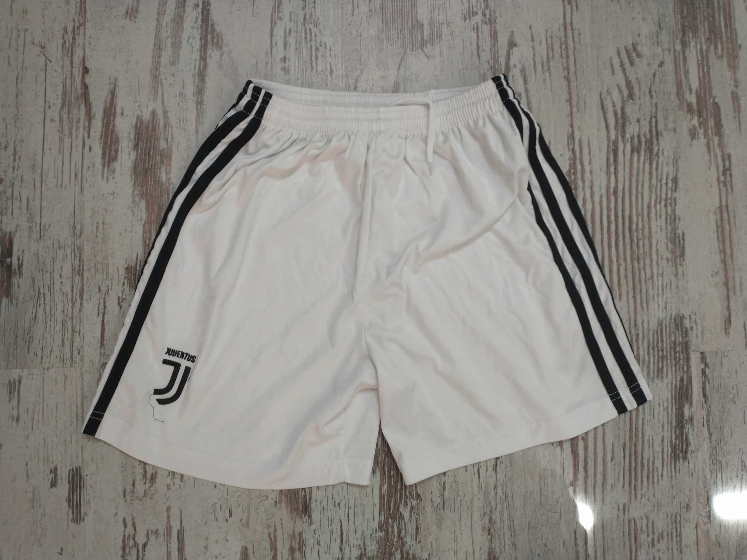 Juventus Turyn Adidas Spodenki 24