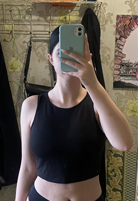 Літній чорний топ