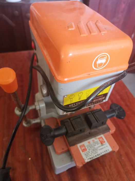 Станок для виготовлення ключів