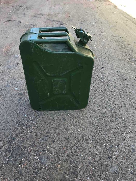 Каністра металева