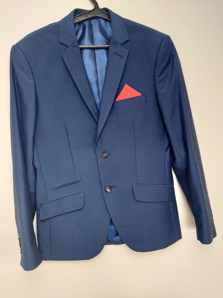Granatowy elegancki garnitur męski lebelt suits