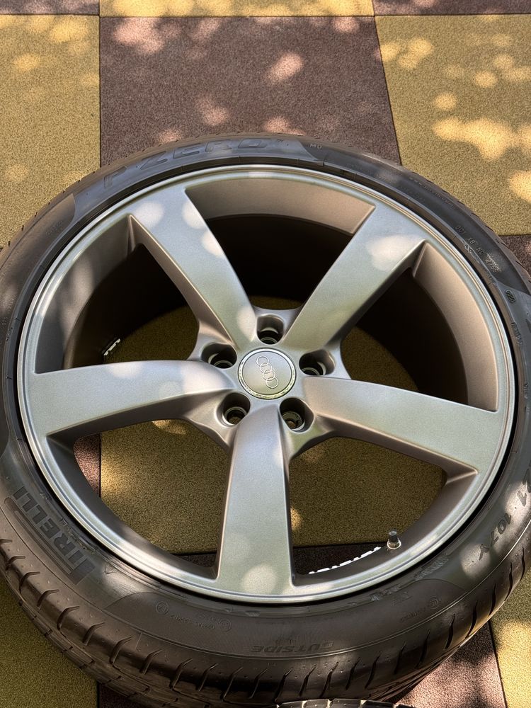 Продам диски Audi с летней резиной в зборе!!!