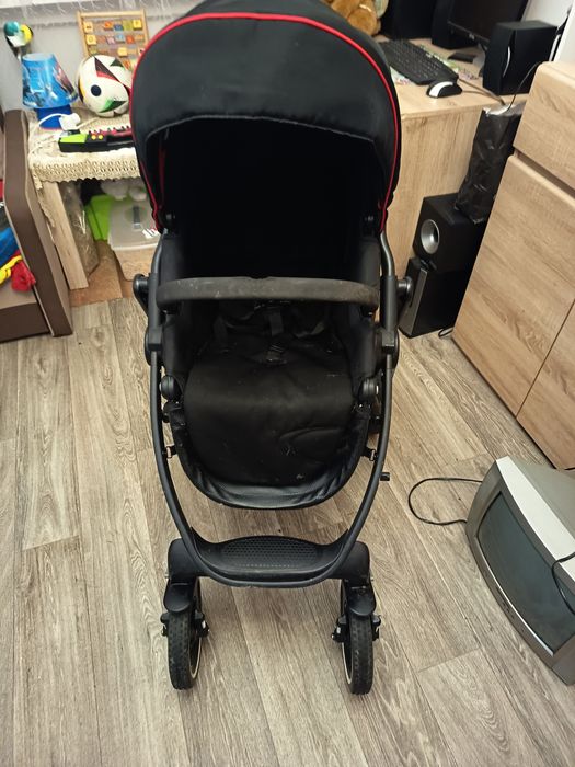 Wózek spacerowy dla dziecka pilnie