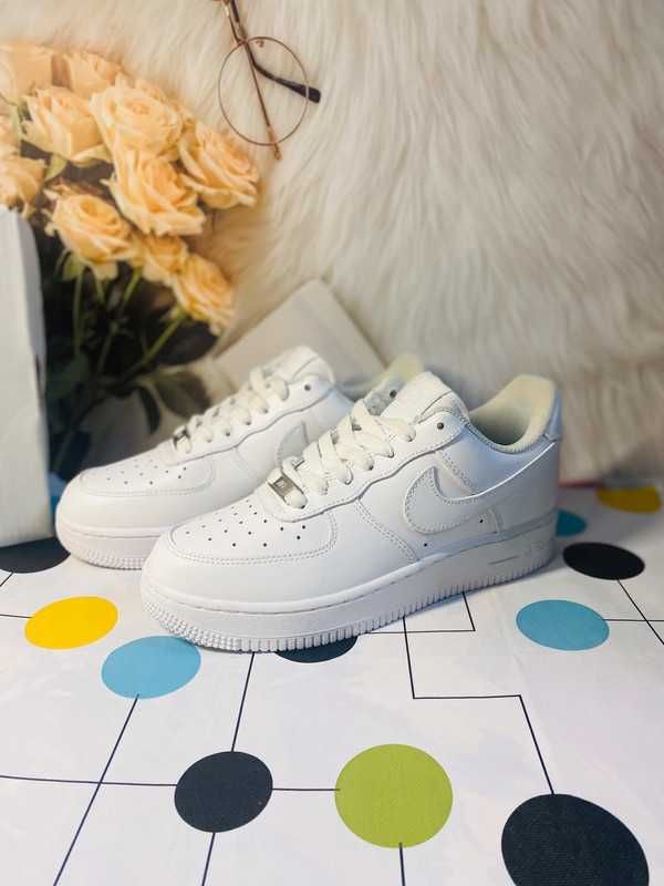 Nike Air Force 1 Low '07 White 37.5