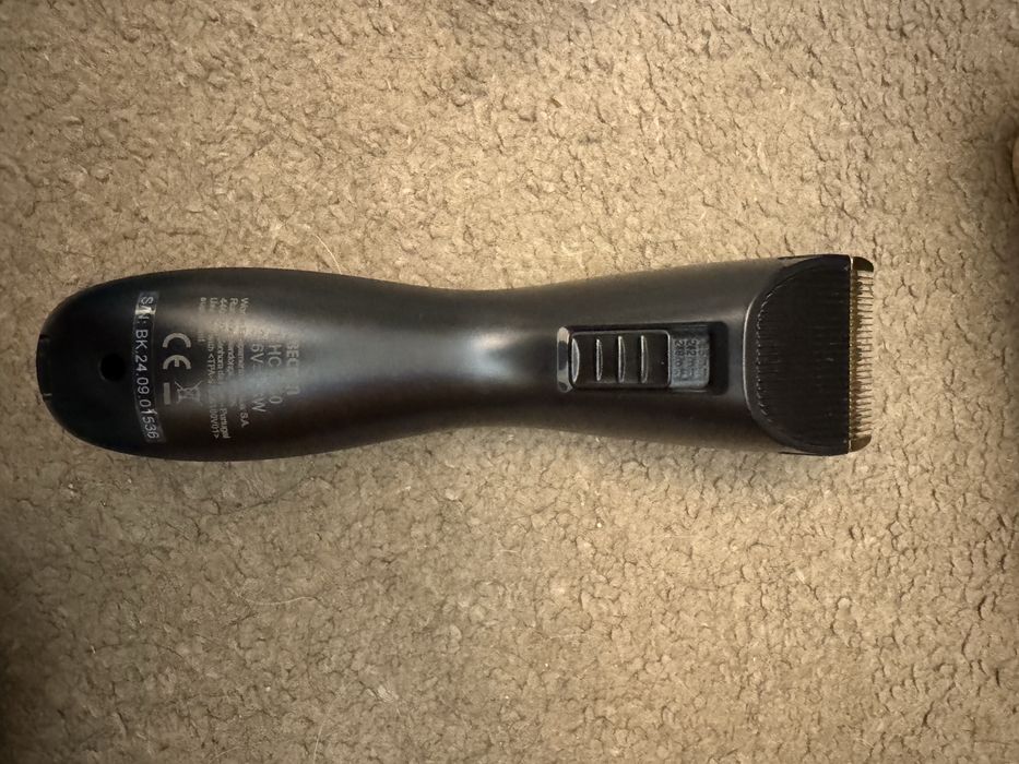 Maquina de barbear e cortar cabelo