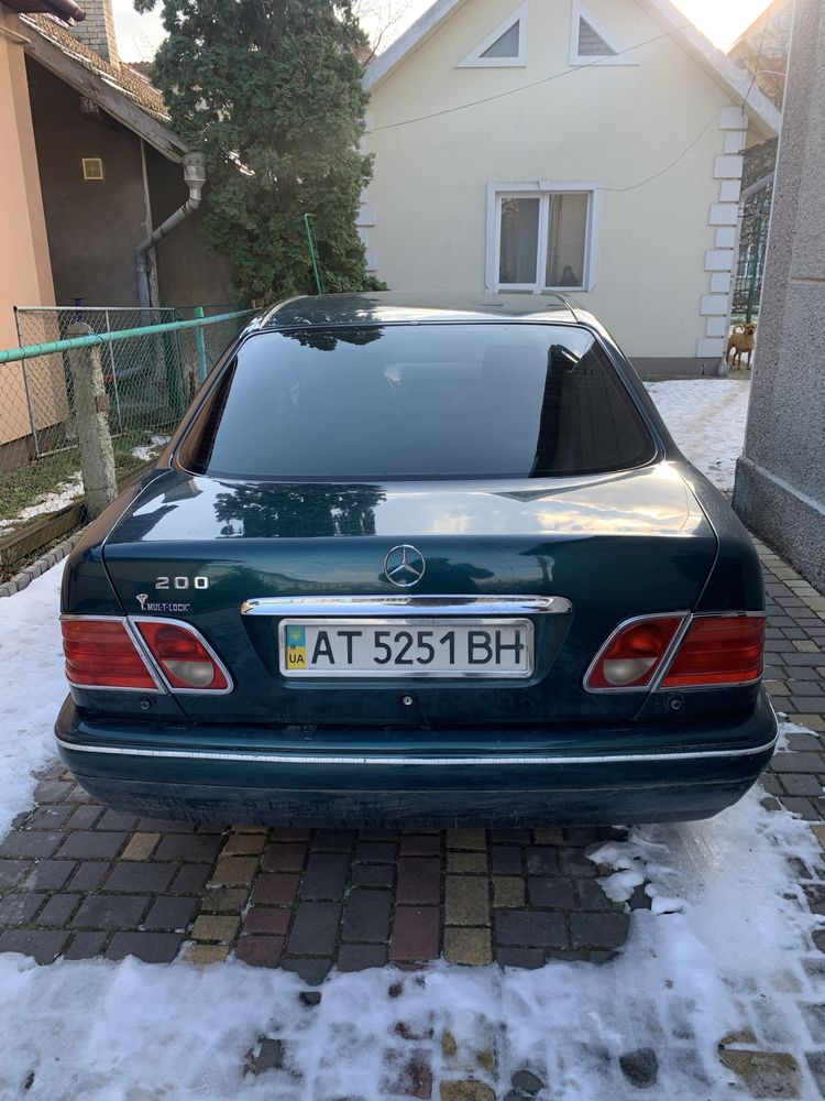 Продам Mercedes 210