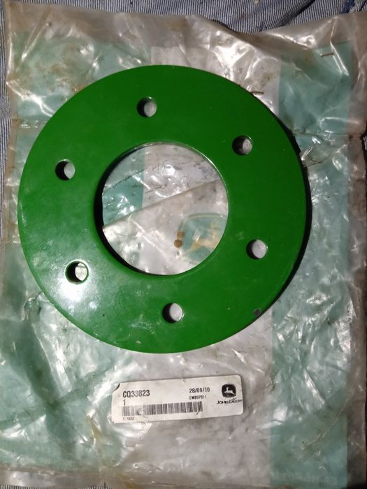 CQ33823 флянець Джон Дір