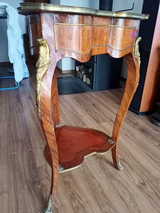 Piękna konsola zdobiona intarsja antyk