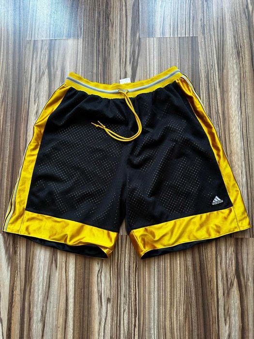 Dwustronne Spodenki Sportowe Marki ADIDAS orginalne.