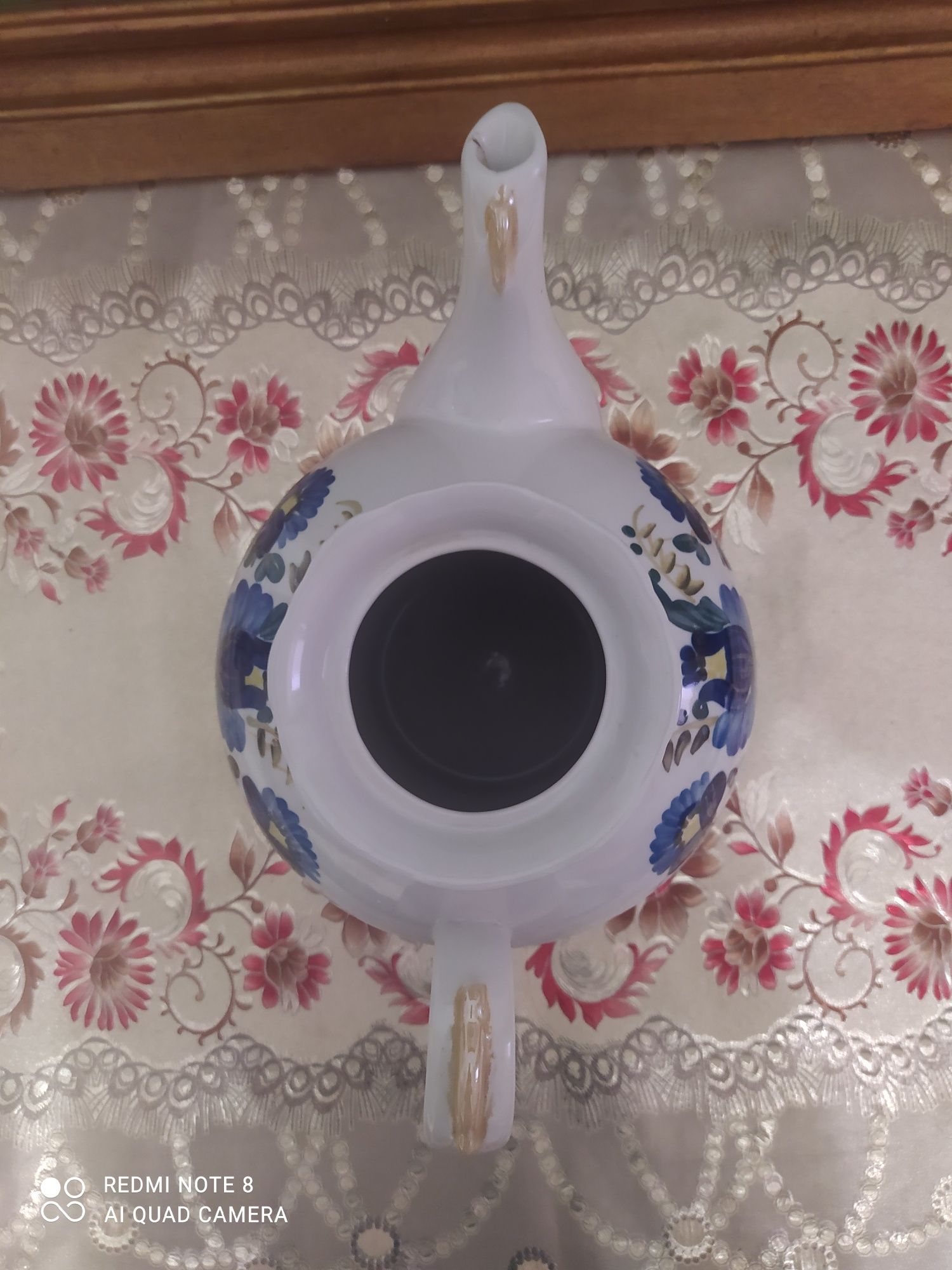 Чайник фарфоровый СССР. Канистра 1 л.керамическая продам.