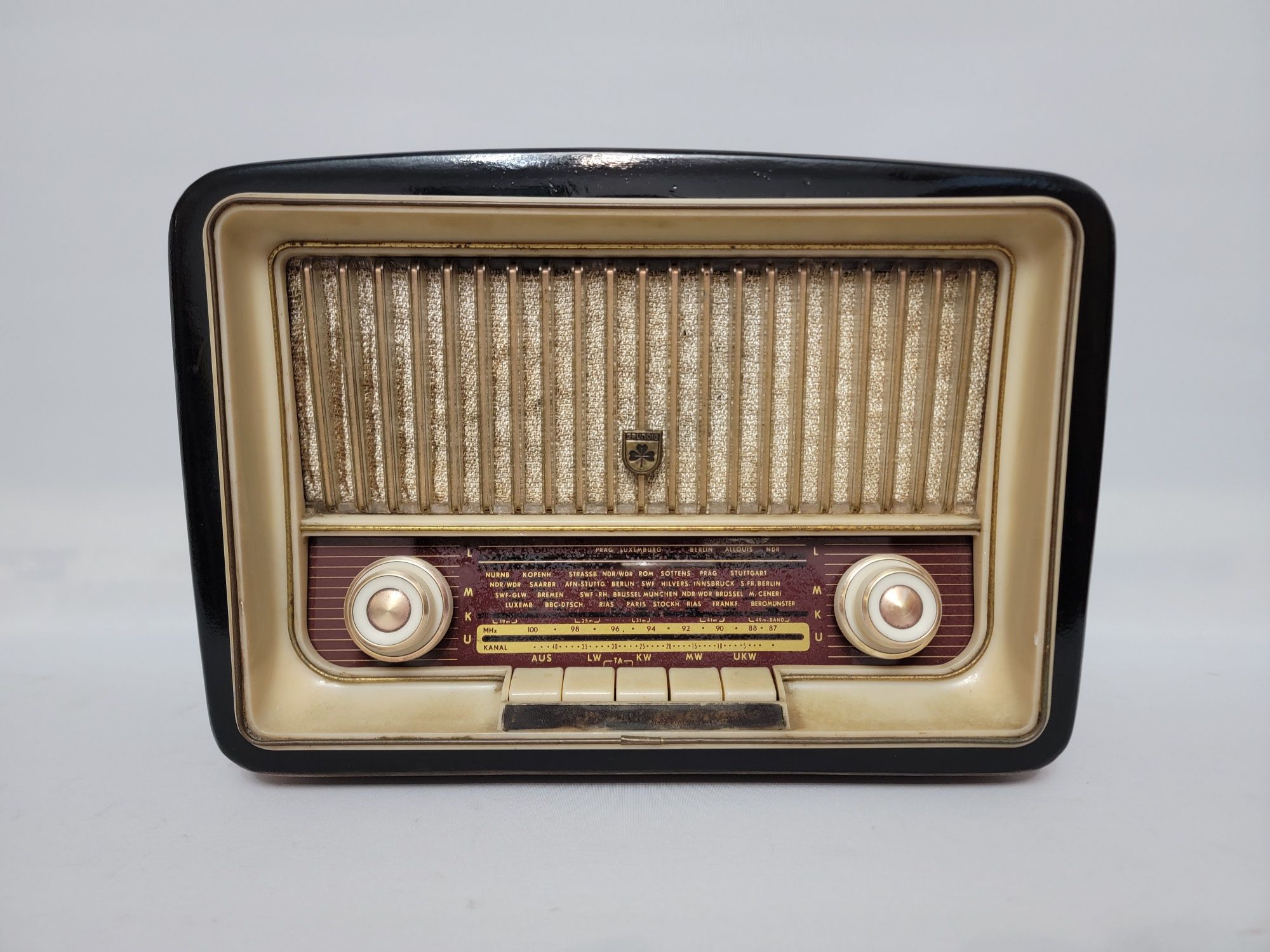 Rádio antigo reparado Grundig
