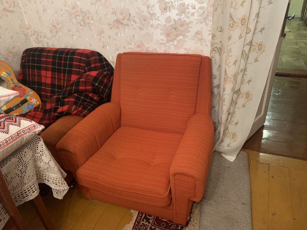 Продаю диван та два крісла -комплект