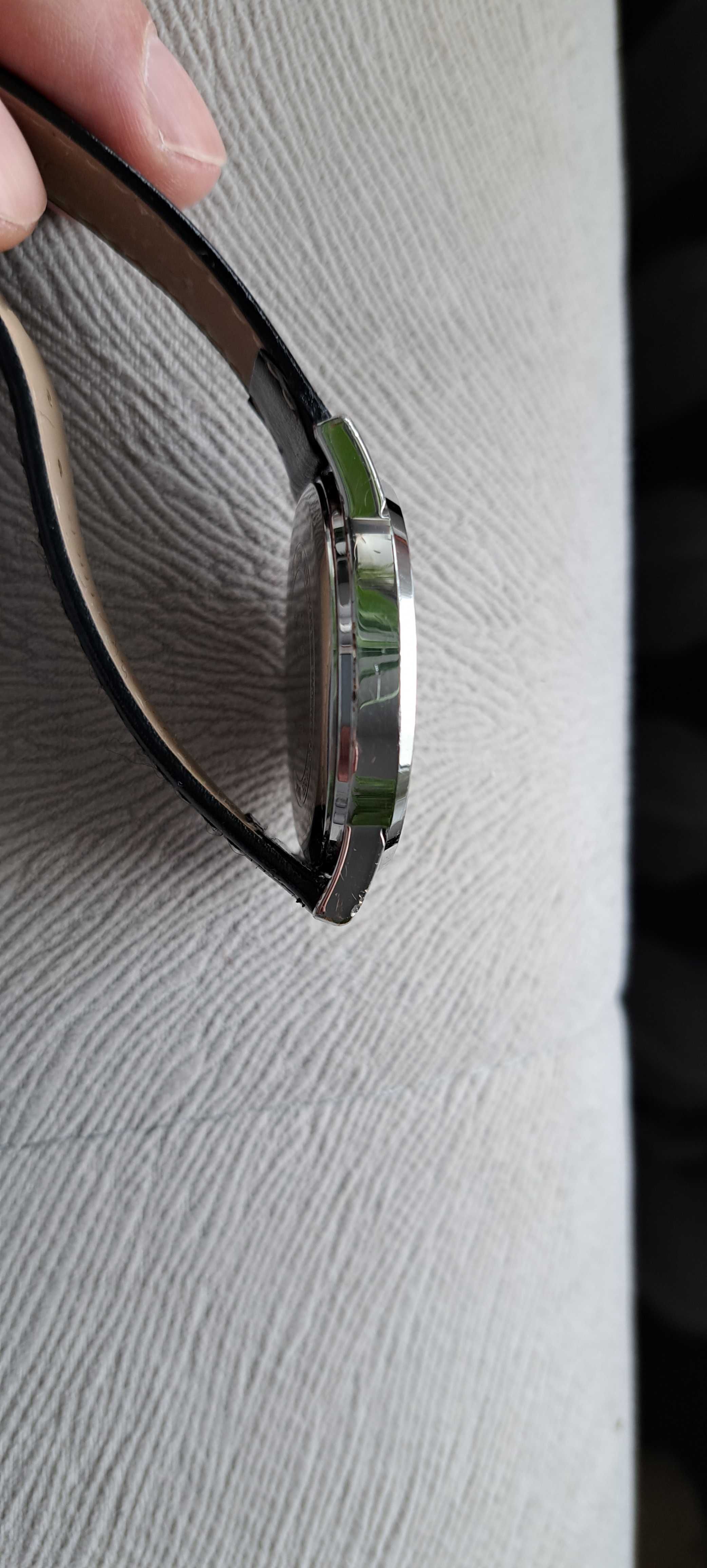 Zegarek Męski Casio MTP-1303L biała tarcza