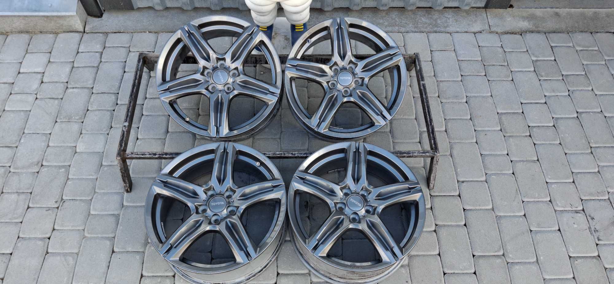 Диски Toyota (Brock) R17 5x100 7J ET45 Avensis Matrix Lexus CT