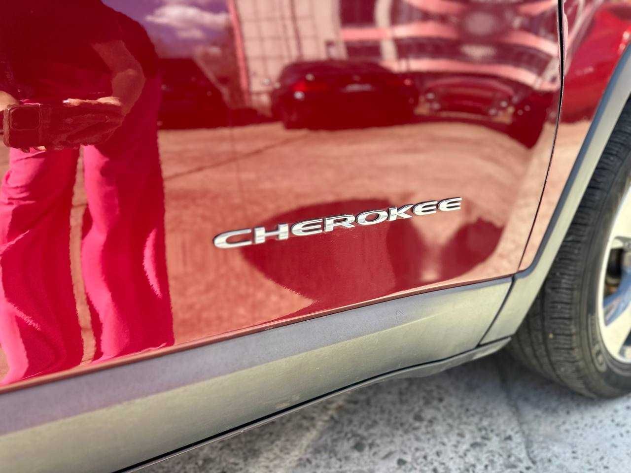 Jeep Cherokee купити за 335 дол/міс