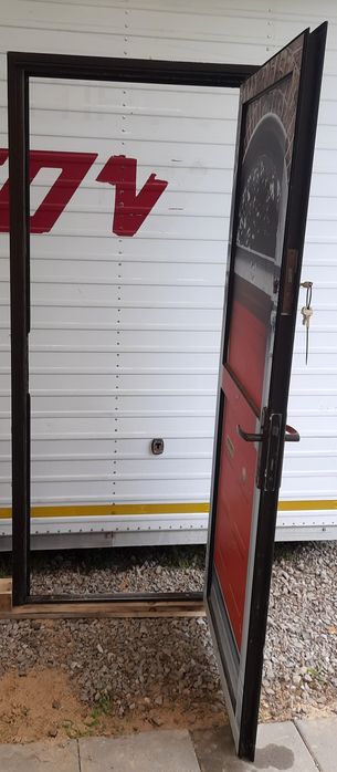 Drzwi zewnętrzne aluminiowe ,witrynowe z futryną  210x90x6
