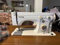 Maquina de costura Maxi 4000