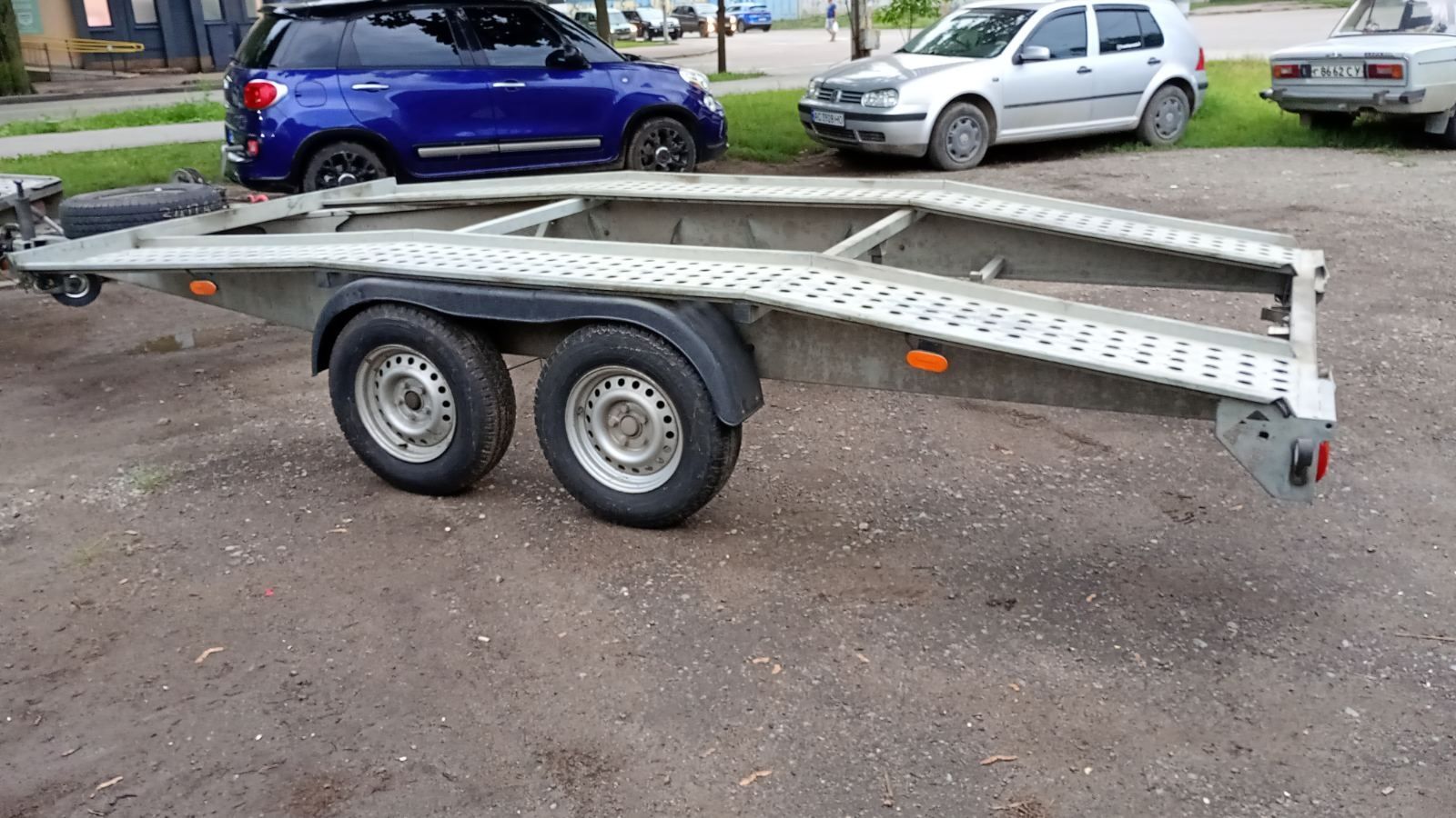 Лавета Автовозний причіп
