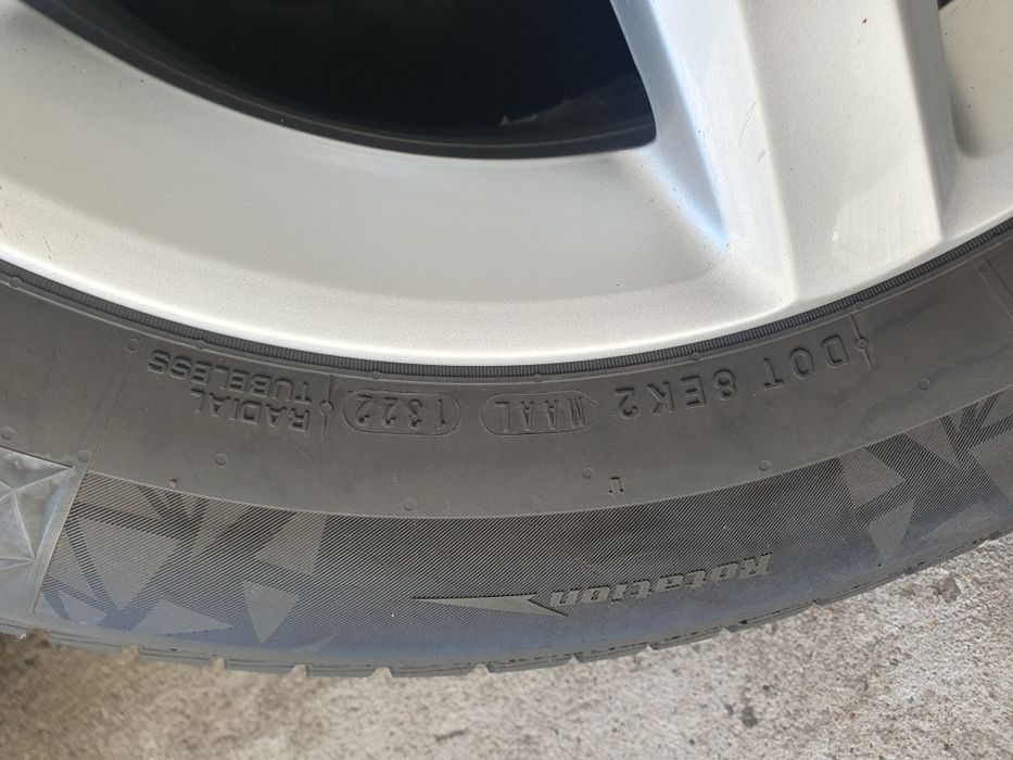 Felgi aluminiowe VW 16 cali +opony zimowe Nexen 215/65/16