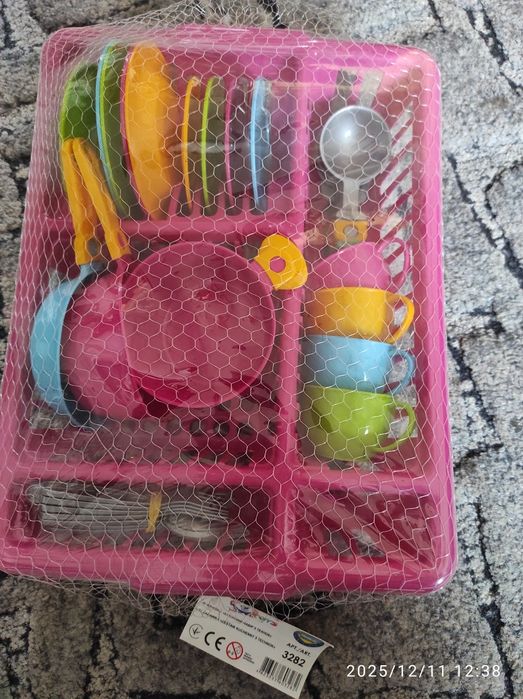 Набір дитячої іграшкової посуди