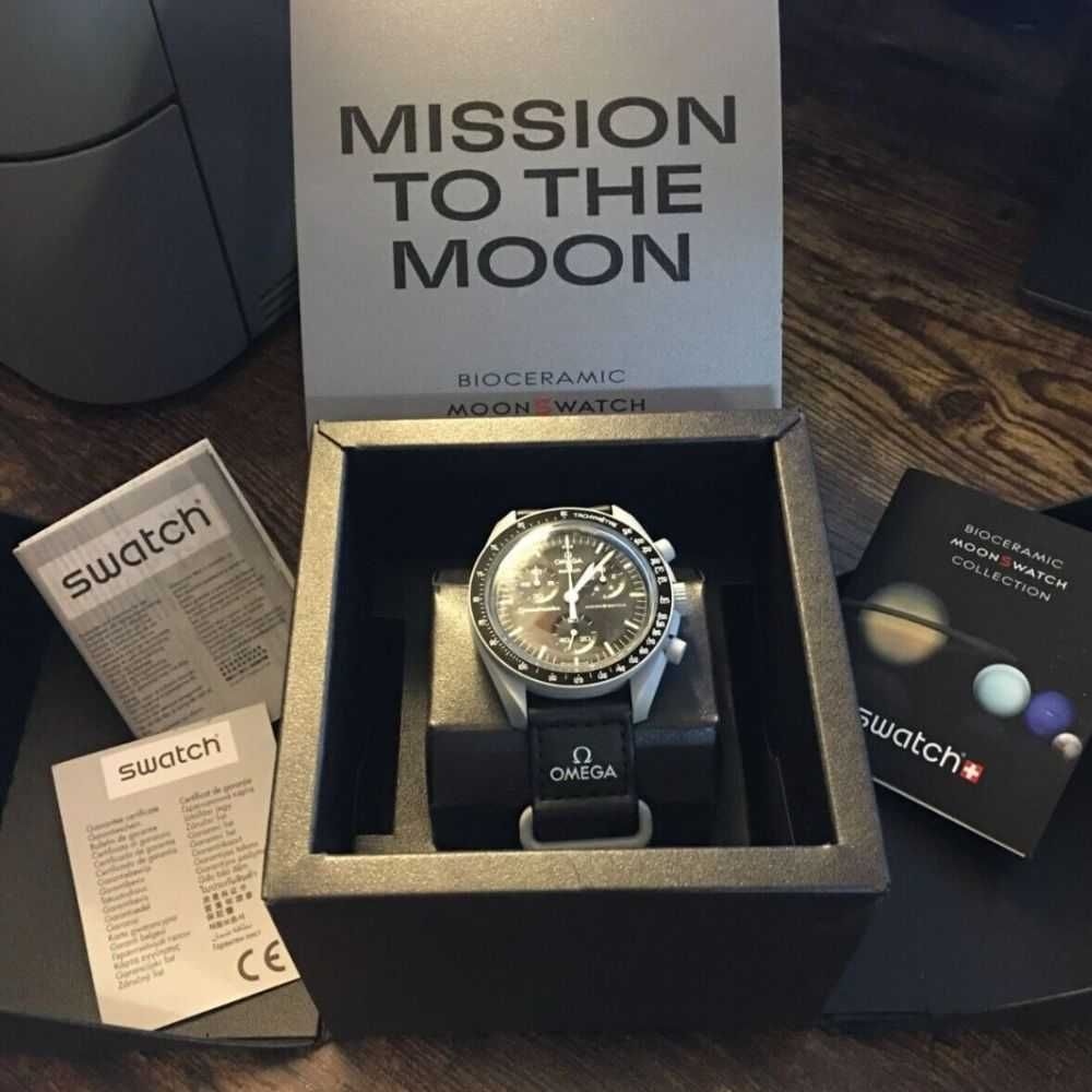 Omega x Swatch SO33M100 Moon - Black Friday -50% Rabatu