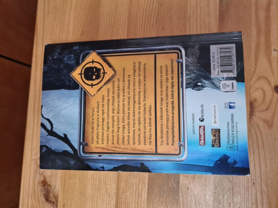 Zapomniana księga Tropiciel - Paulina Hendel