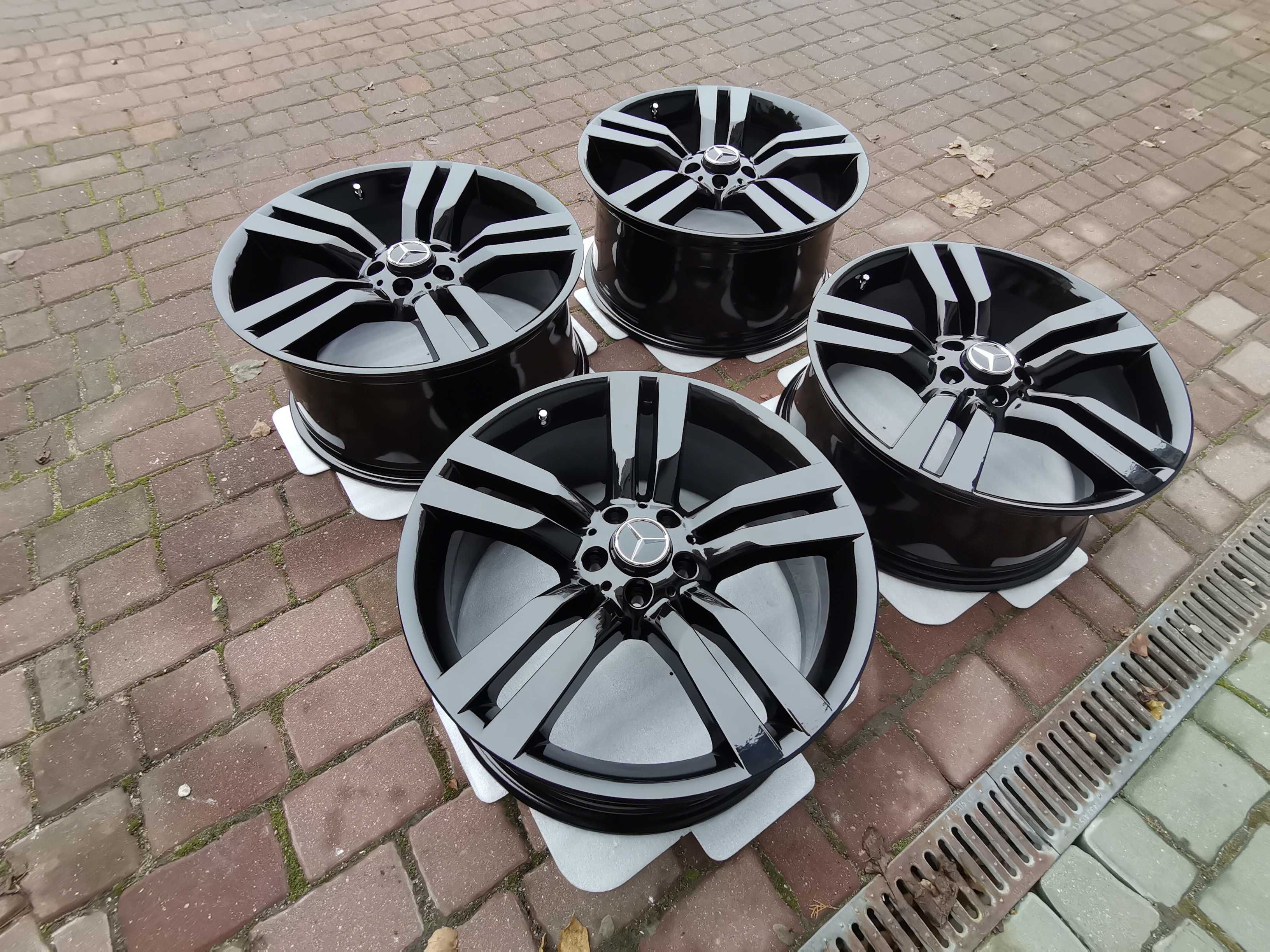 20'' Mercedes AMG Oryginalne Czarny połysk Śliczne.