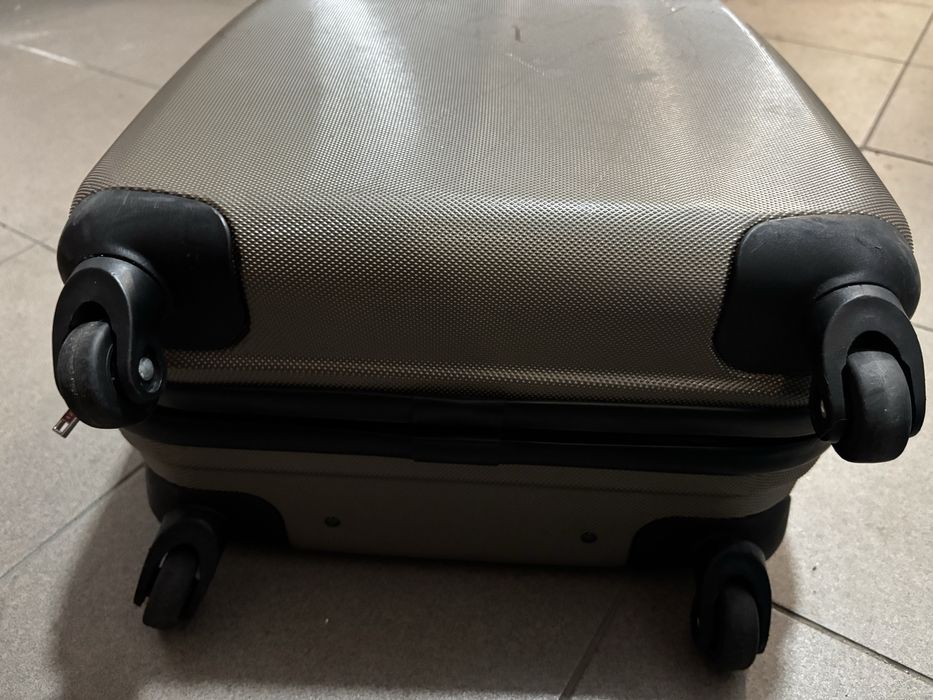 Walizka kabinowa pucini 37l