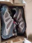 Tenis merrell modelo universal