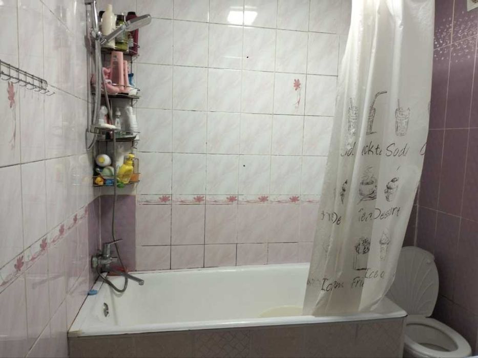 Частина будинку з окремим двором на Юрівці!