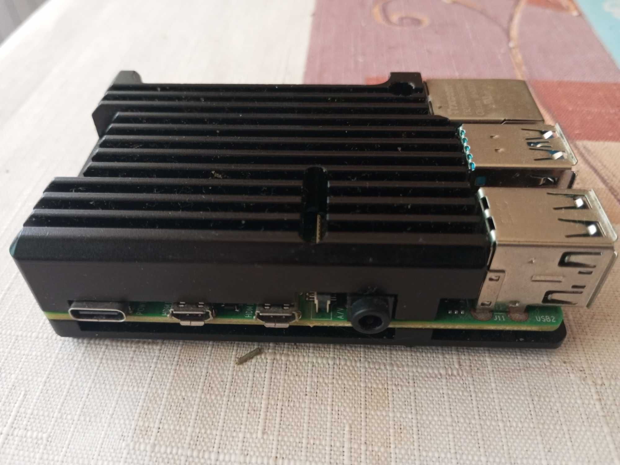 Minikomputer Raspberry Pi 4B pełny zestaw gotowy do używania