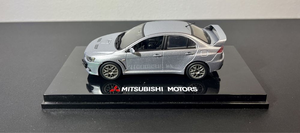 Модель Mitsubishi Lancer Evo X 1/43