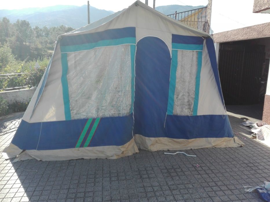 Auto-tenda em bom estado.