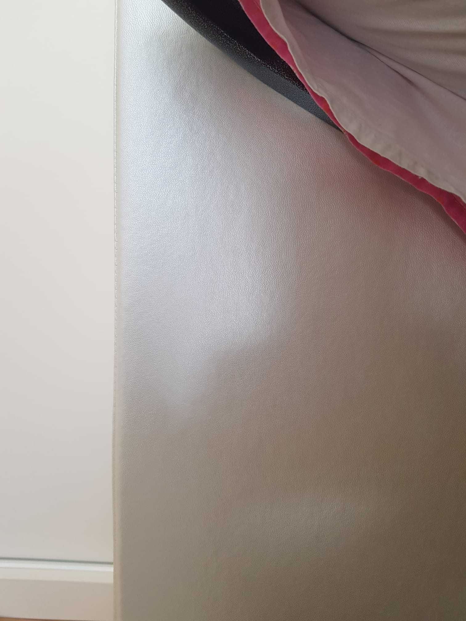 Cama solteiro Branca com estrado elevatório e colchão 90x190