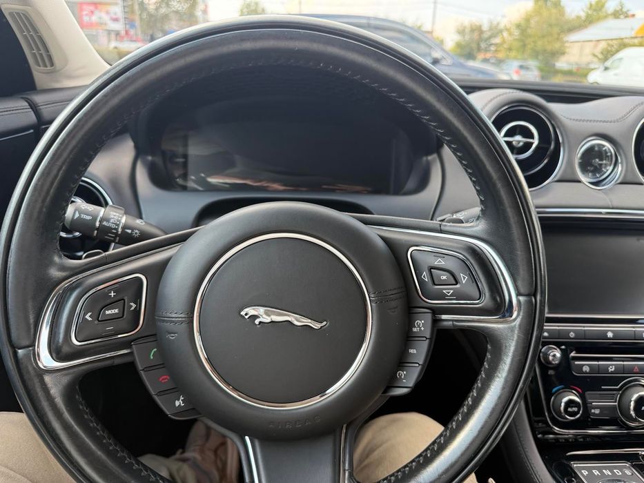 Продам авто Jaguar XJ 2015 р.в.