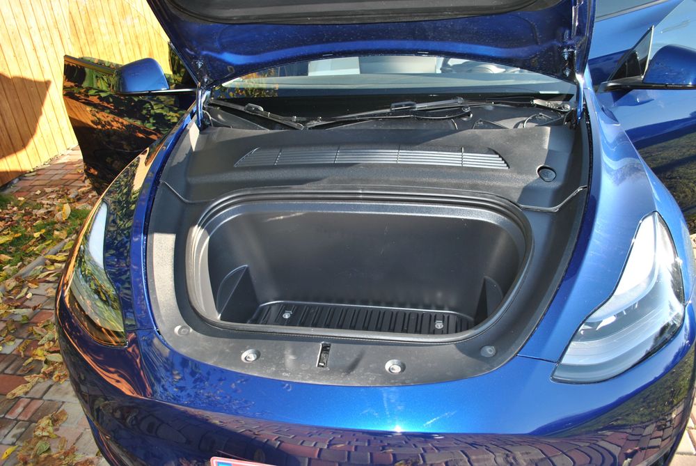 Tesla Y 2024 DUAL motor 24k км супер стан!