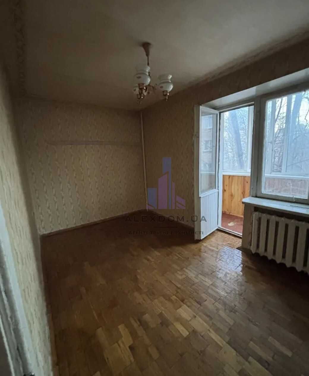 Продається 2к квартира в центрі міста Бровари, вул.Київська, 308.