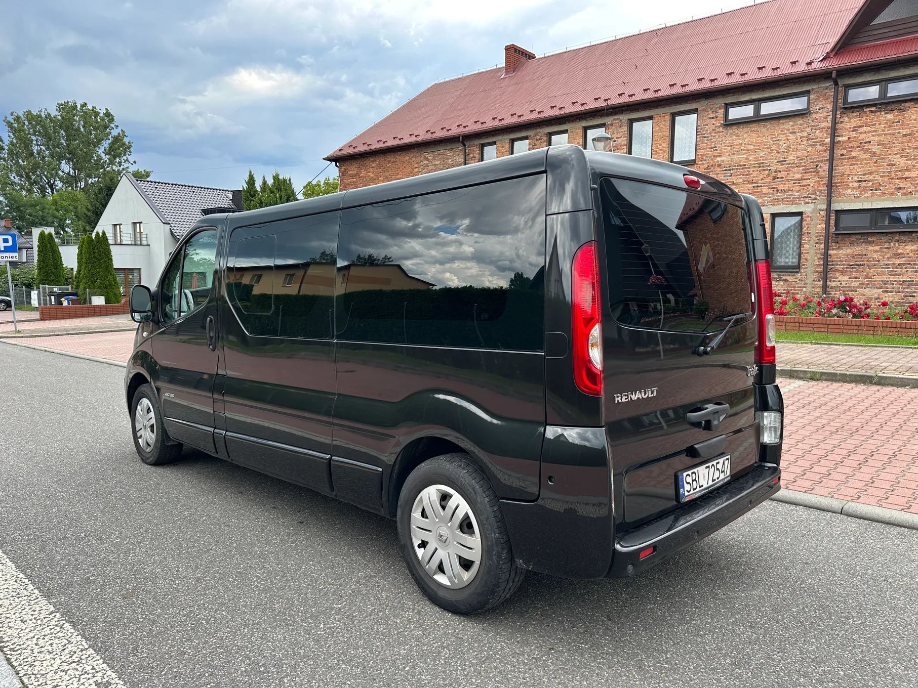 Renault Trafic Super stan 9 osobowy LONG 2x klima bezwypadkowy