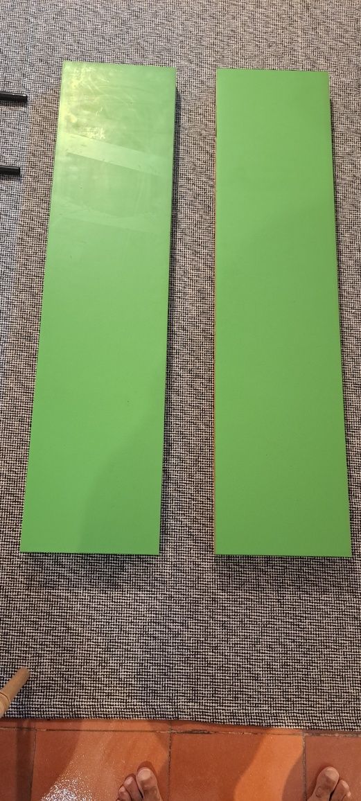 Prateleiras suspensas - verde