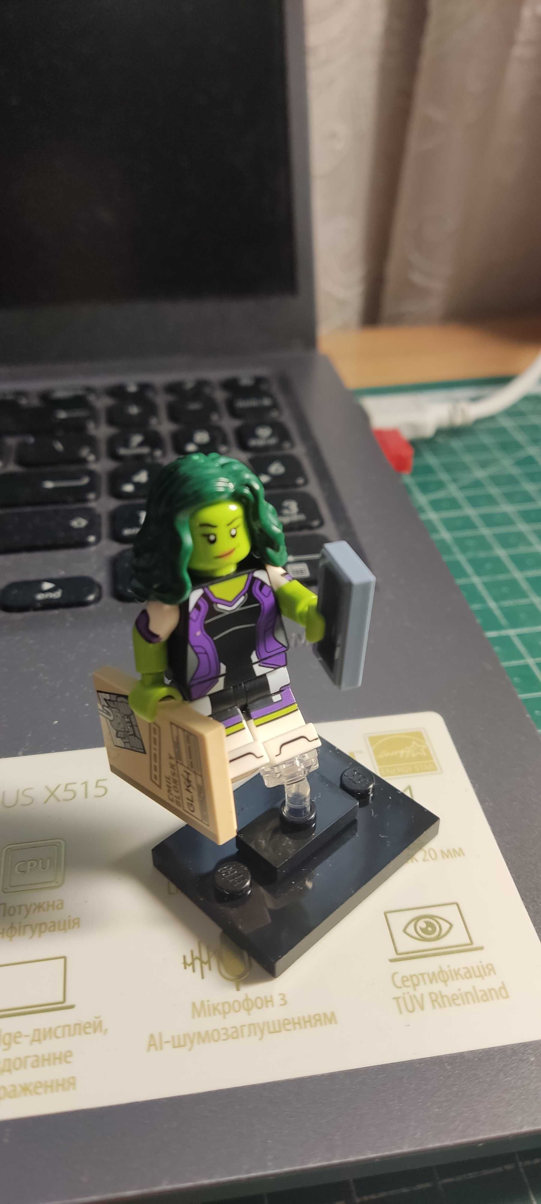 LEGO Marvel minifigures Женщина-Халк She-Hulk Продам или обменяю