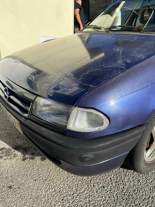 Opel Astra F 1.7 – Econômico, Espaçoso e Confiável!