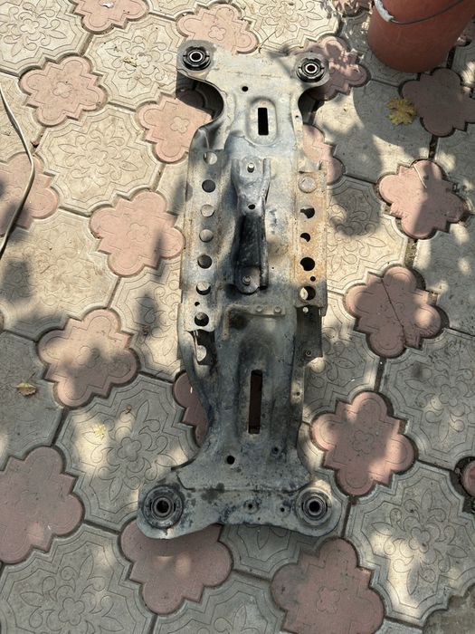 Задний подрамник toyota camry 30,40,50,55